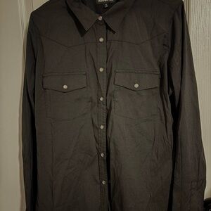 Women’s lightweight black pearlsnap shirt, vented back, poly blend